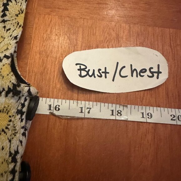 Maeve S Anthropologie Yellow Daisy Patterned Sleeveless Crop Top Side Buttons - Picture 3 of 6